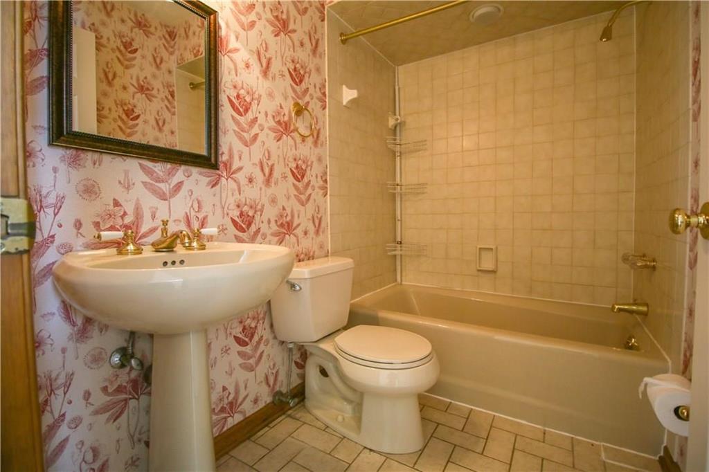 218 Timber Ridge Road Pittsburgh, PA 15238 - Photo 12 of 25 Gallery Image 12