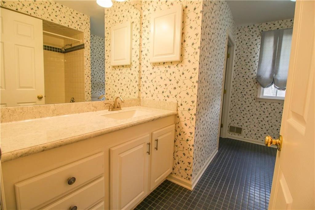 218 Timber Ridge Road Pittsburgh, PA 15238 - Photo 20 of 25 Gallery Image 20