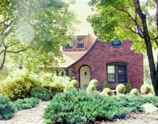 300 Castlegate Road Forest Hills, PA 15221 - Photo 1 of 7 Exterior Front.