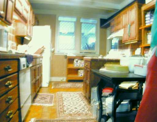 300 Castlegate Road Forest Hills, PA 15221 - Photo 4 of 7 Kitchen.
