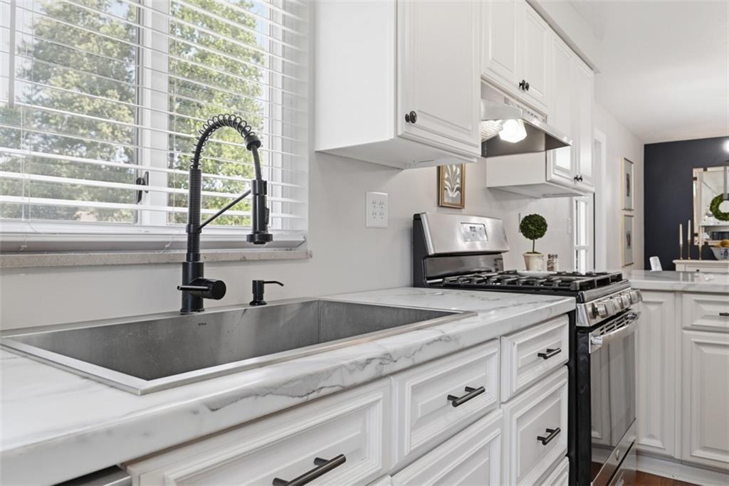 308 Erin Street Pittsburgh, PA 15209 - Photo 8 of 46 Farm Sink