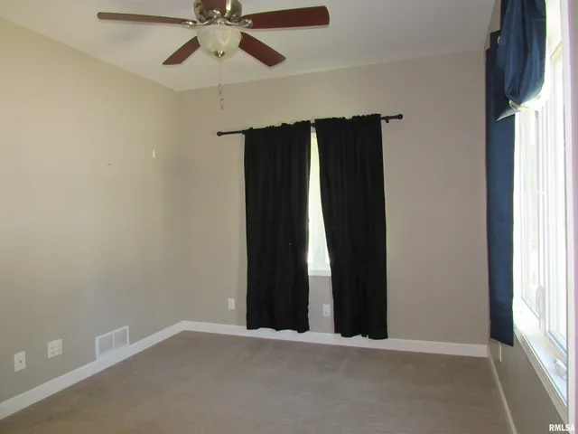 $2,600 | 405 East Palace Row, Geneseo, IL 61254