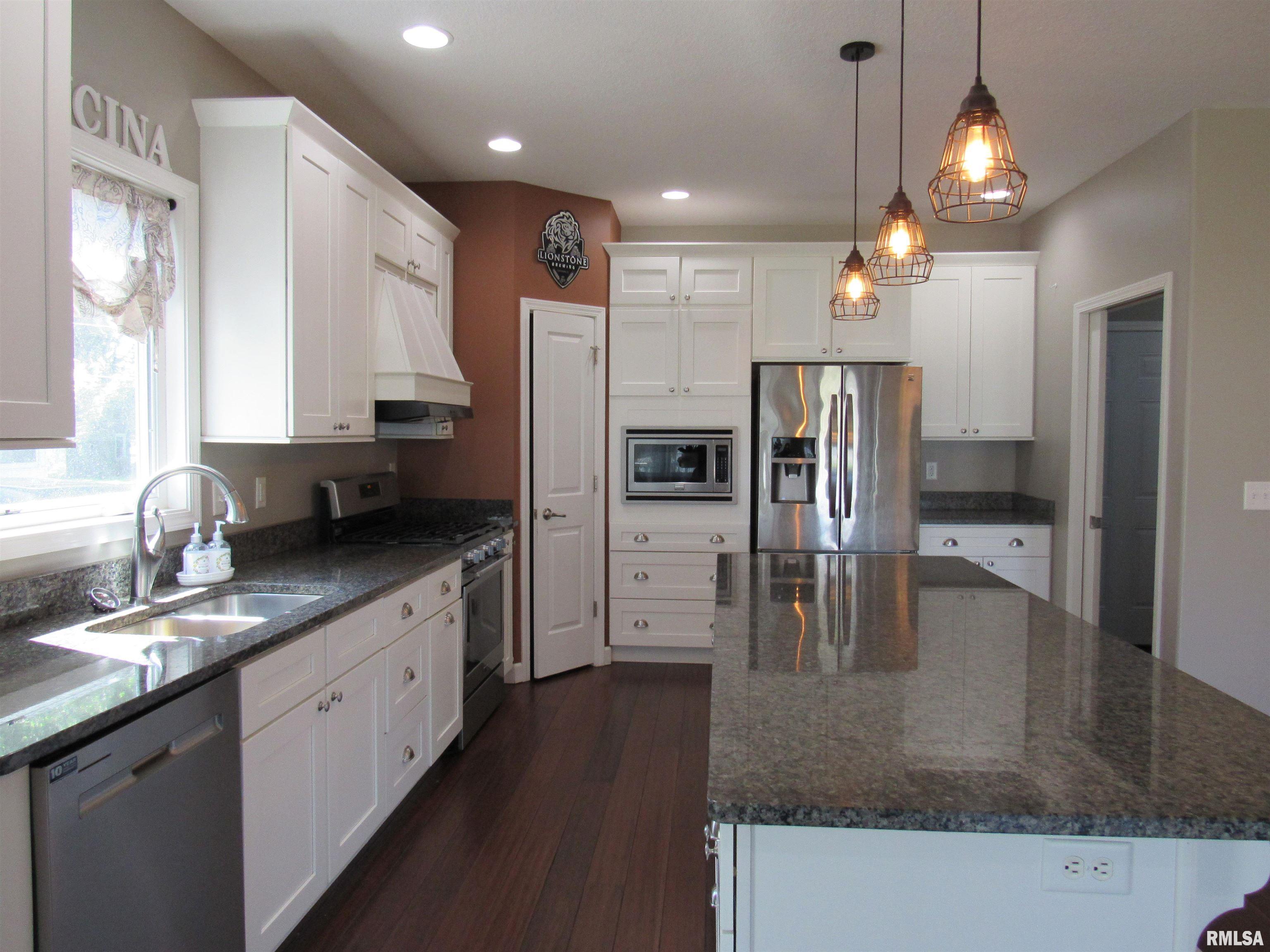 405 East Palace Row Geneseo, IL 61254 - Photo 4 of 30