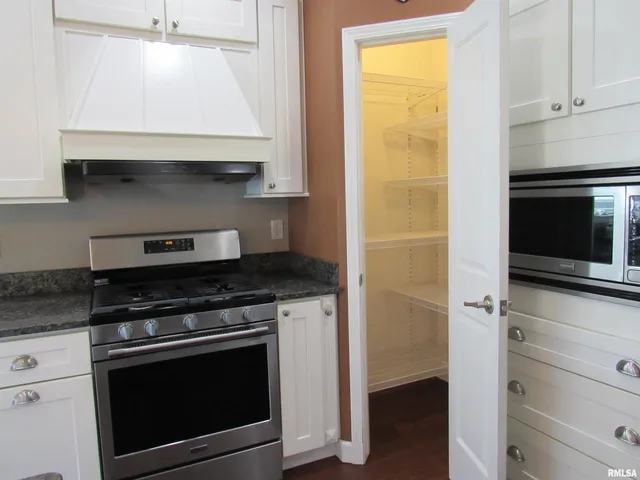 $2,600 | 405 East Palace Row, Geneseo, IL 61254