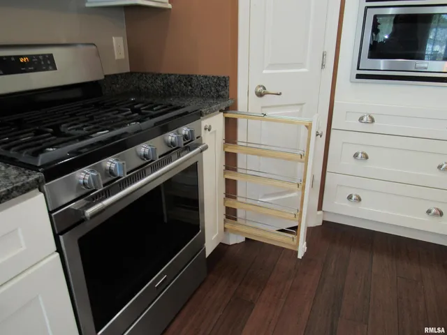 $2,600 | 405 East Palace Row, Geneseo, IL 61254