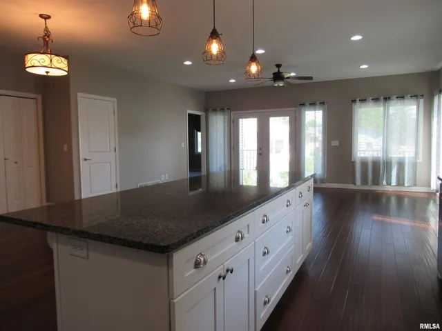 $2,600 | 405 East Palace Row, Geneseo, IL 61254