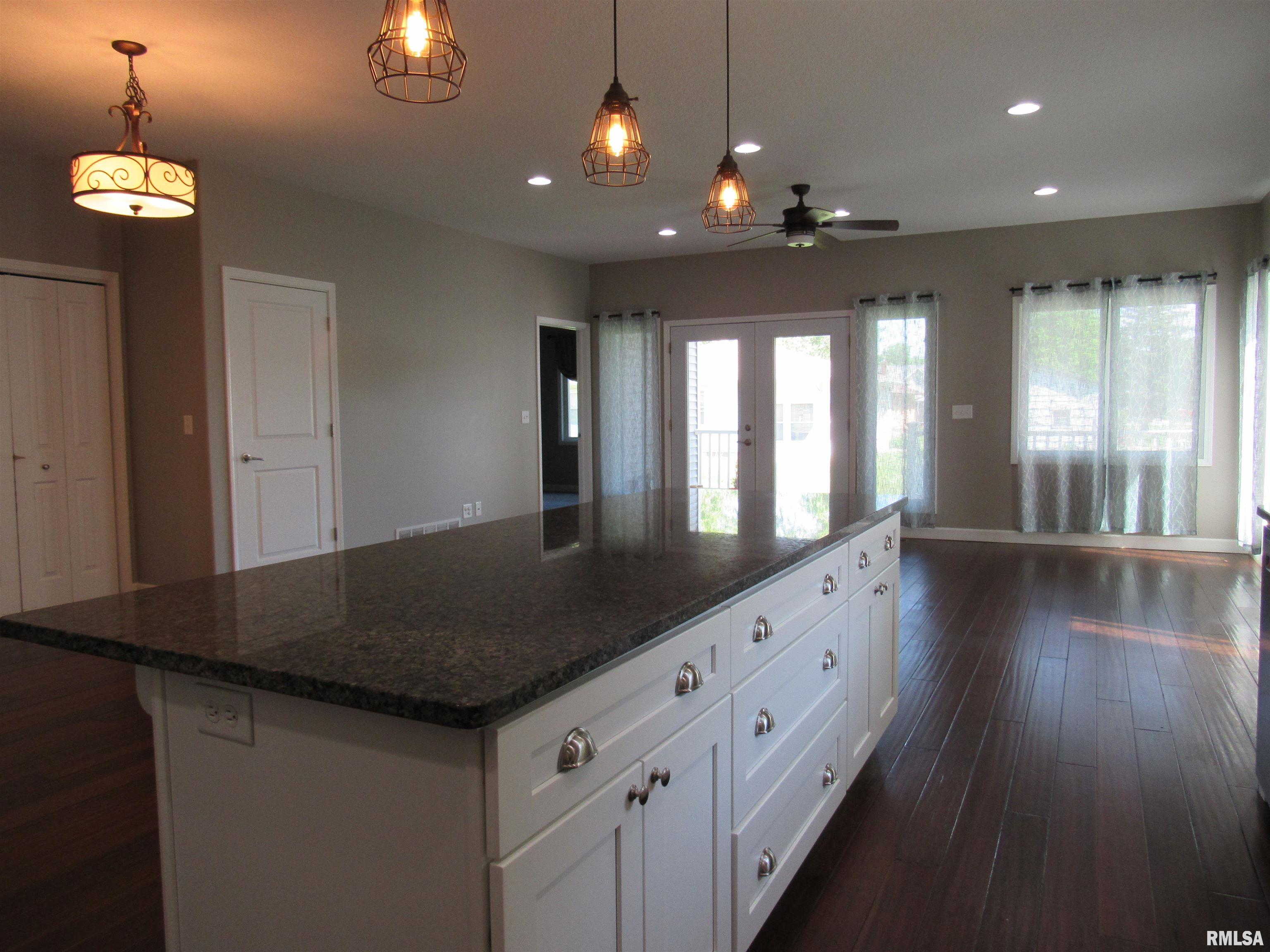 405 East Palace Row Geneseo, IL 61254 - Photo 10 of 30