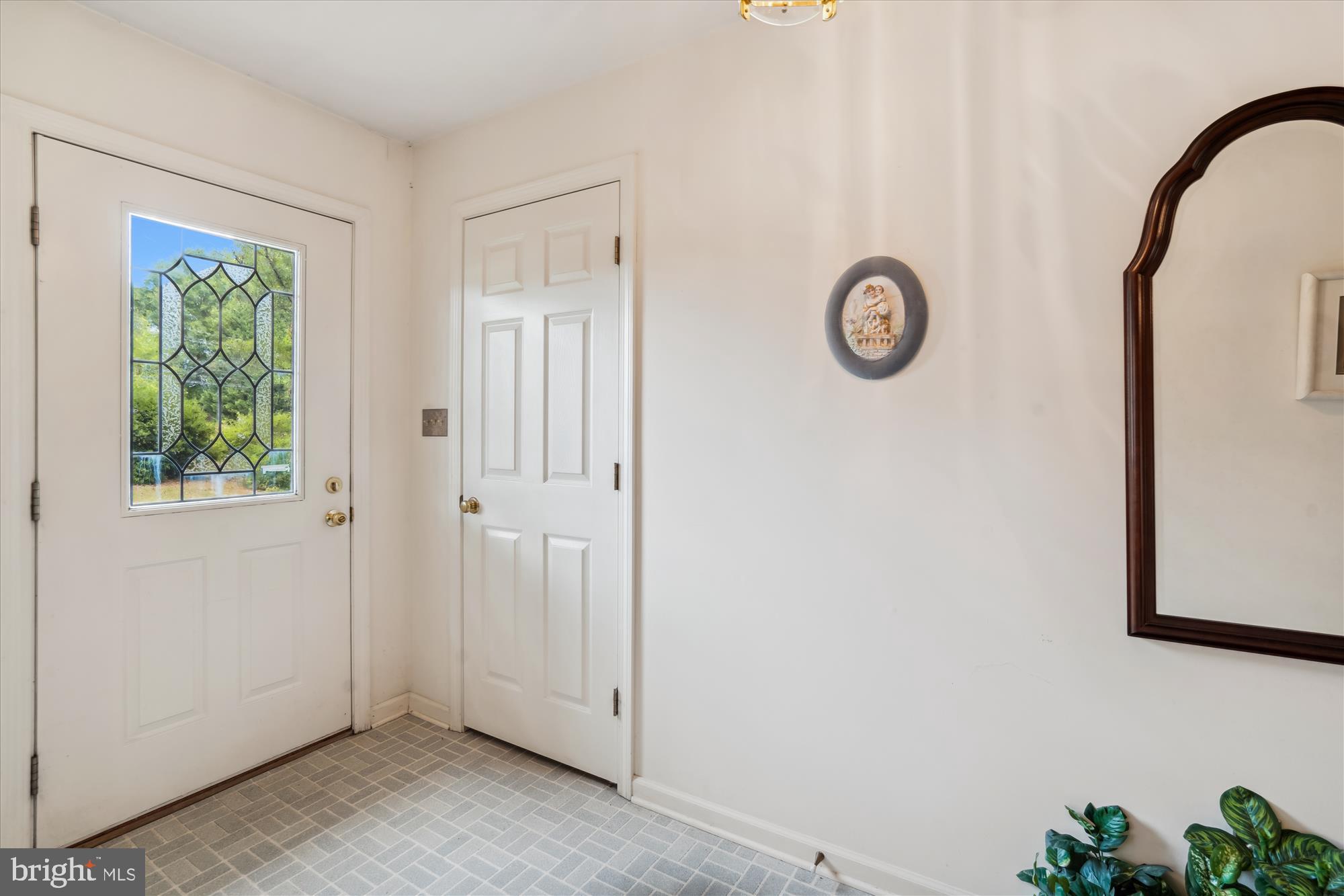 6507 Brooklyn Bridge Road Laurel, MD 20707 - Photo 10 of 55 Hall