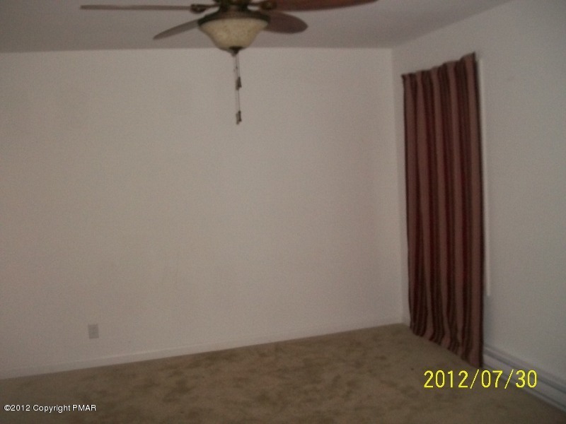 162 Stonecrest Road Blakeslee, PA 18610 - Photo 5 of 15 a view of a room