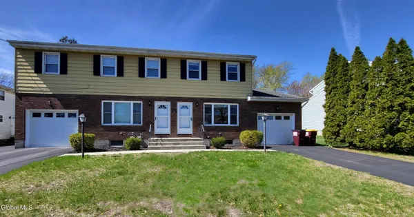 $2,100 | 33 A Ledgewood Drive, Unit A, Colonie, NY 12205