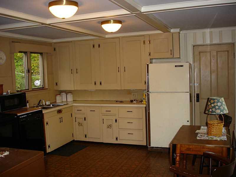 44 River Road Buxton, ME 04093 - Photo 9 of 30 Kitchen.