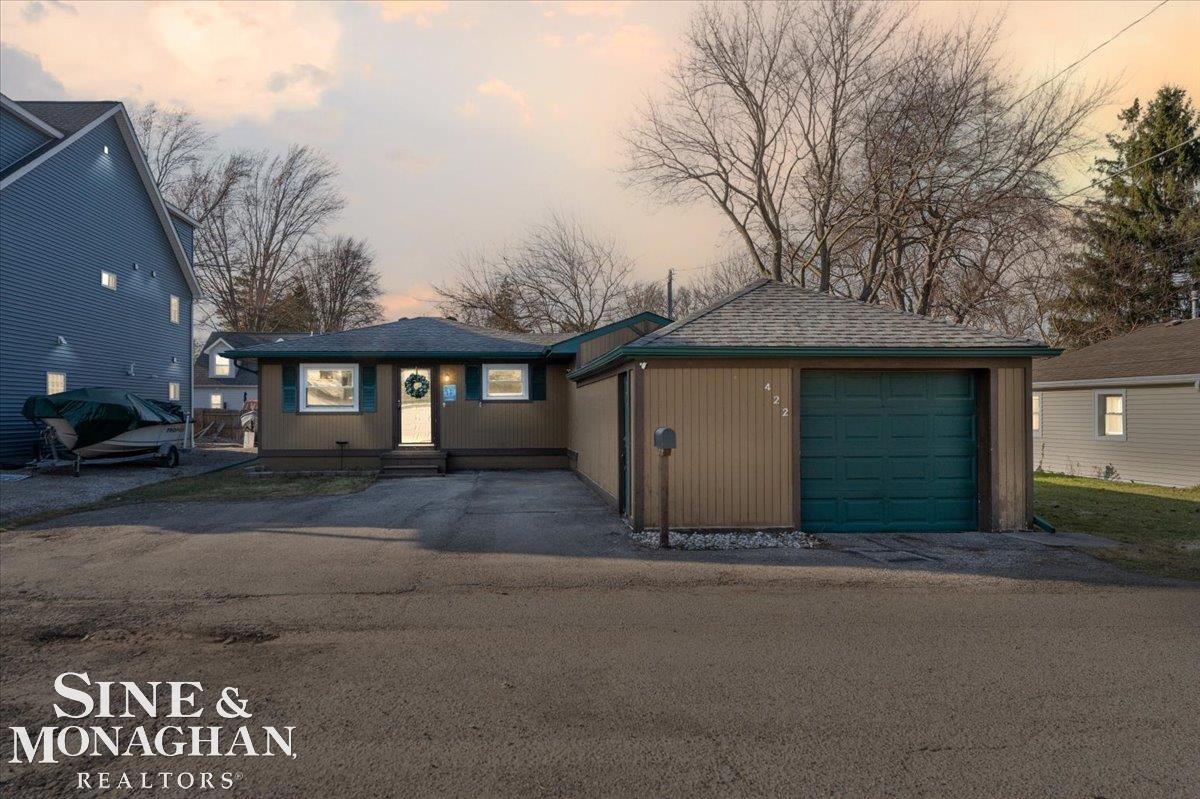 422 Edgewater Avenue Algonac, MI 48001 - Photo 29 of 29 50169318-2daab9db-9b66-4bd3-bb23-48f1b715d779.JPG