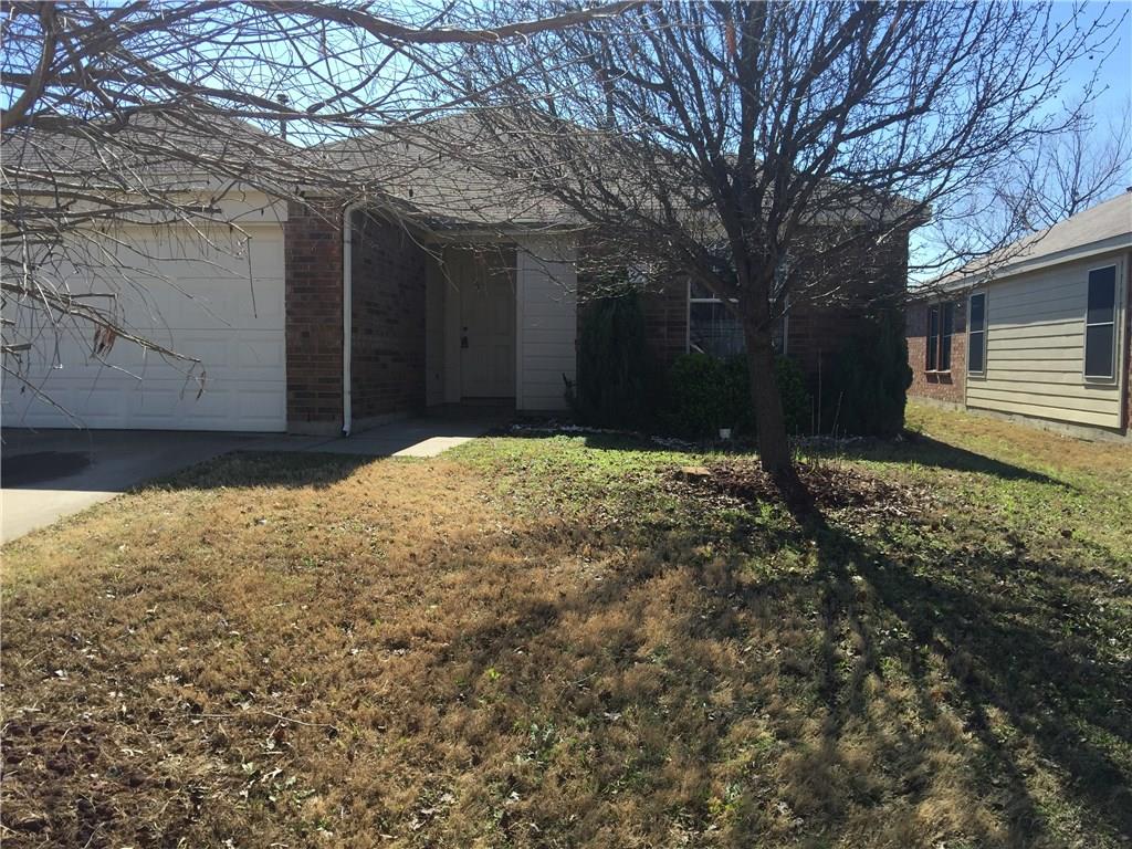 a front view of house with yard