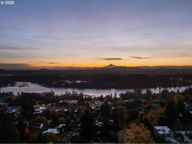 $775,000 | 7231 South Laview Drive, Portland, OR 97219