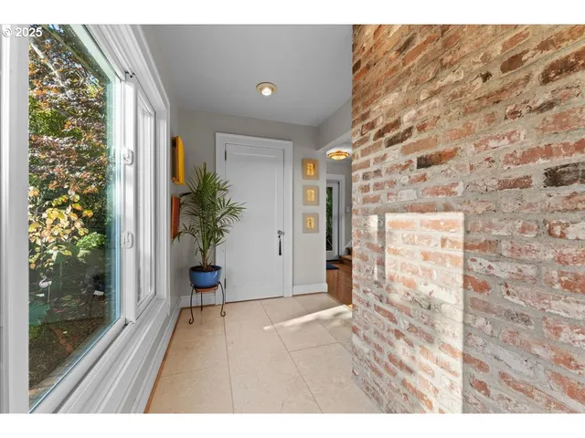 $775,000 | 7231 South Laview Drive, Portland, OR 97219