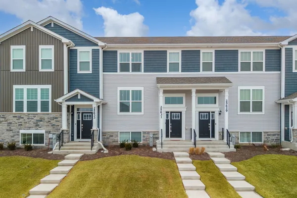 $2,800 | 25631 West Wakefield Drive, Plainfield, IL 60544
