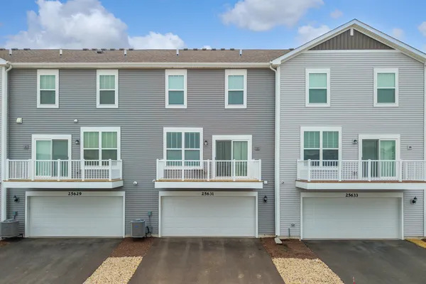 $2,800 | 25631 West Wakefield Drive, Plainfield, IL 60544