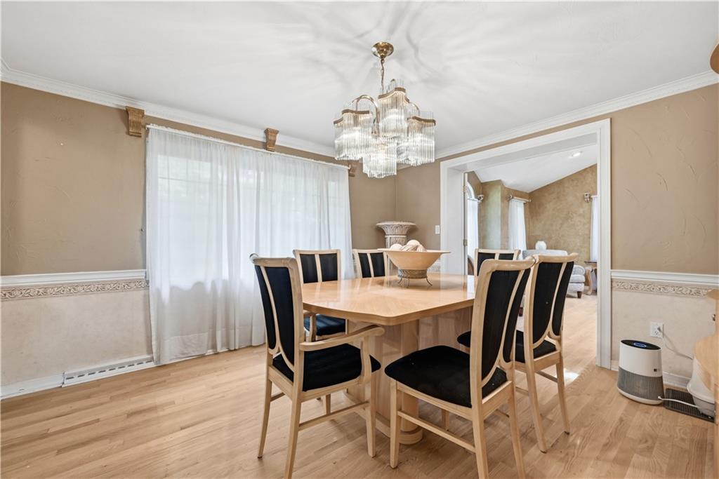 131 Elm Road Pittsburgh, PA 15237 - Photo 13 of 47 Dining Room