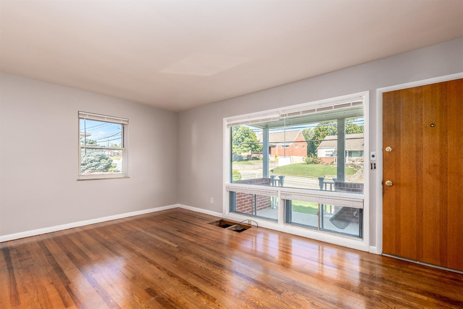 5535 Lawrence Road Cincinnati, OH 45248 - Photo 6 of 25