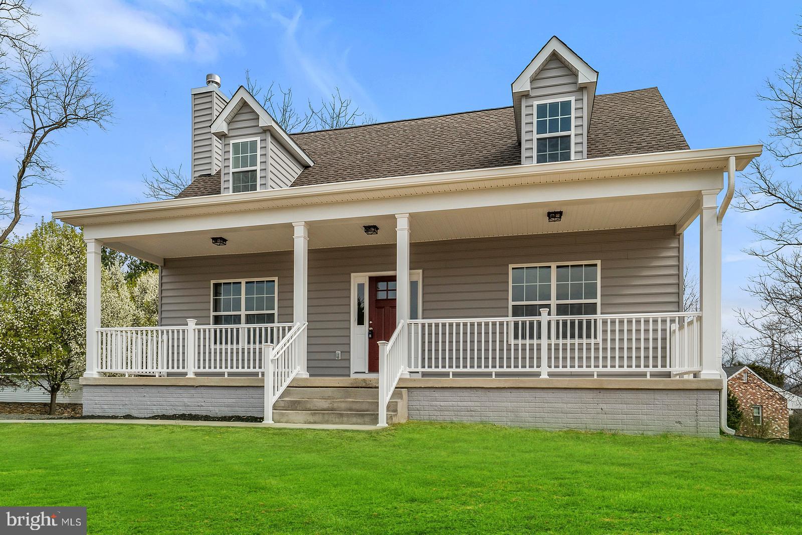 12020 Hume Road Hume, VA 22639 - Photo 2 of 38 Newly built Cape Cod with spectacular finishes