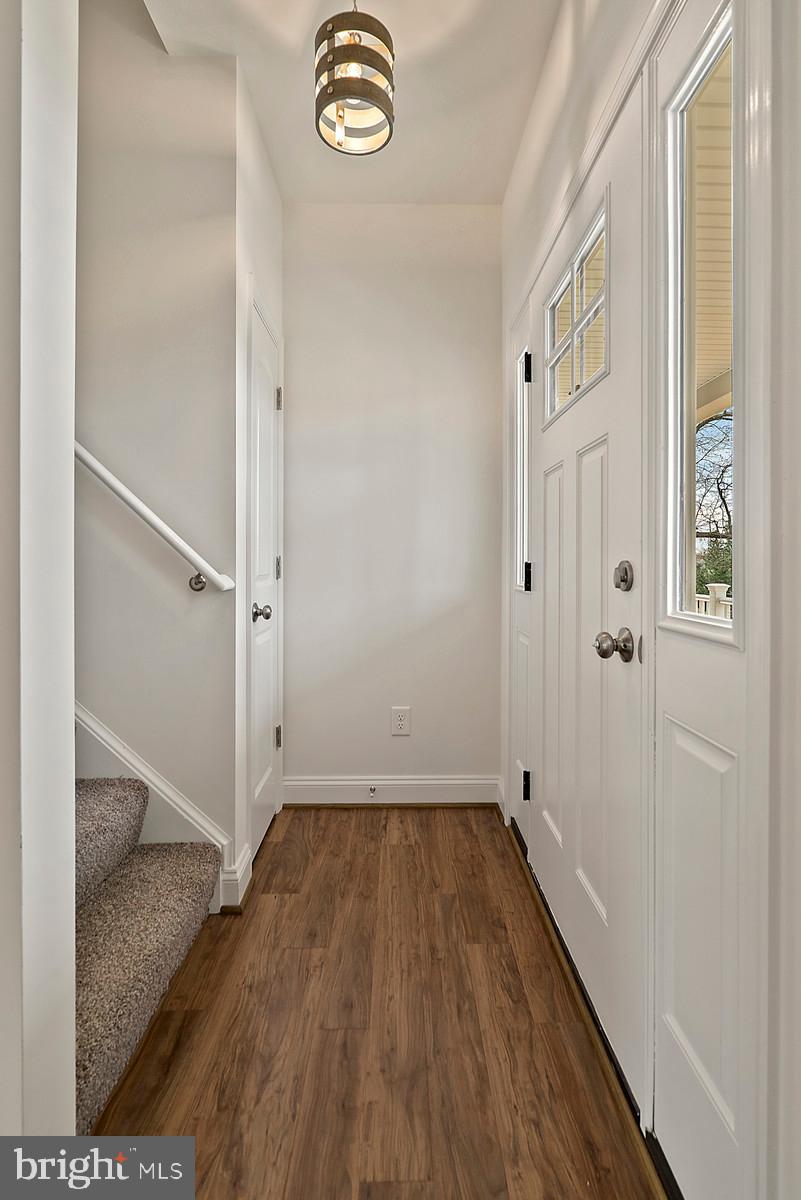 12020 Hume Road Hume, VA 22639 - Photo 4 of 38 Gallery Image 4