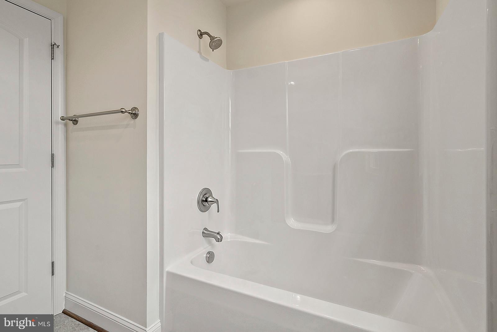 12020 Hume Road Hume, VA 22639 - Photo 31 of 38 Bathroom on the upper level