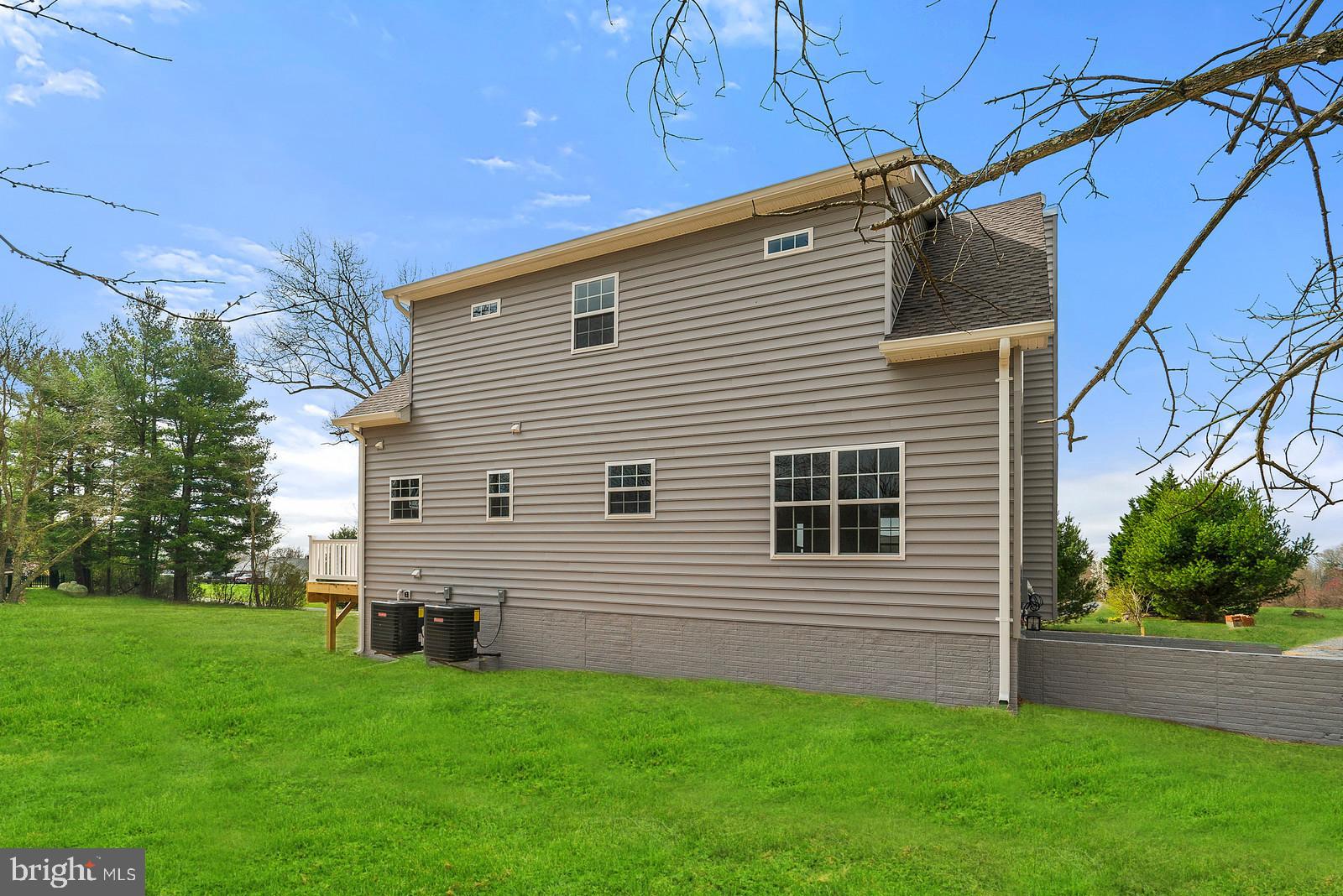 12020 Hume Road Hume, VA 22639 - Photo 36 of 38 Rear of home