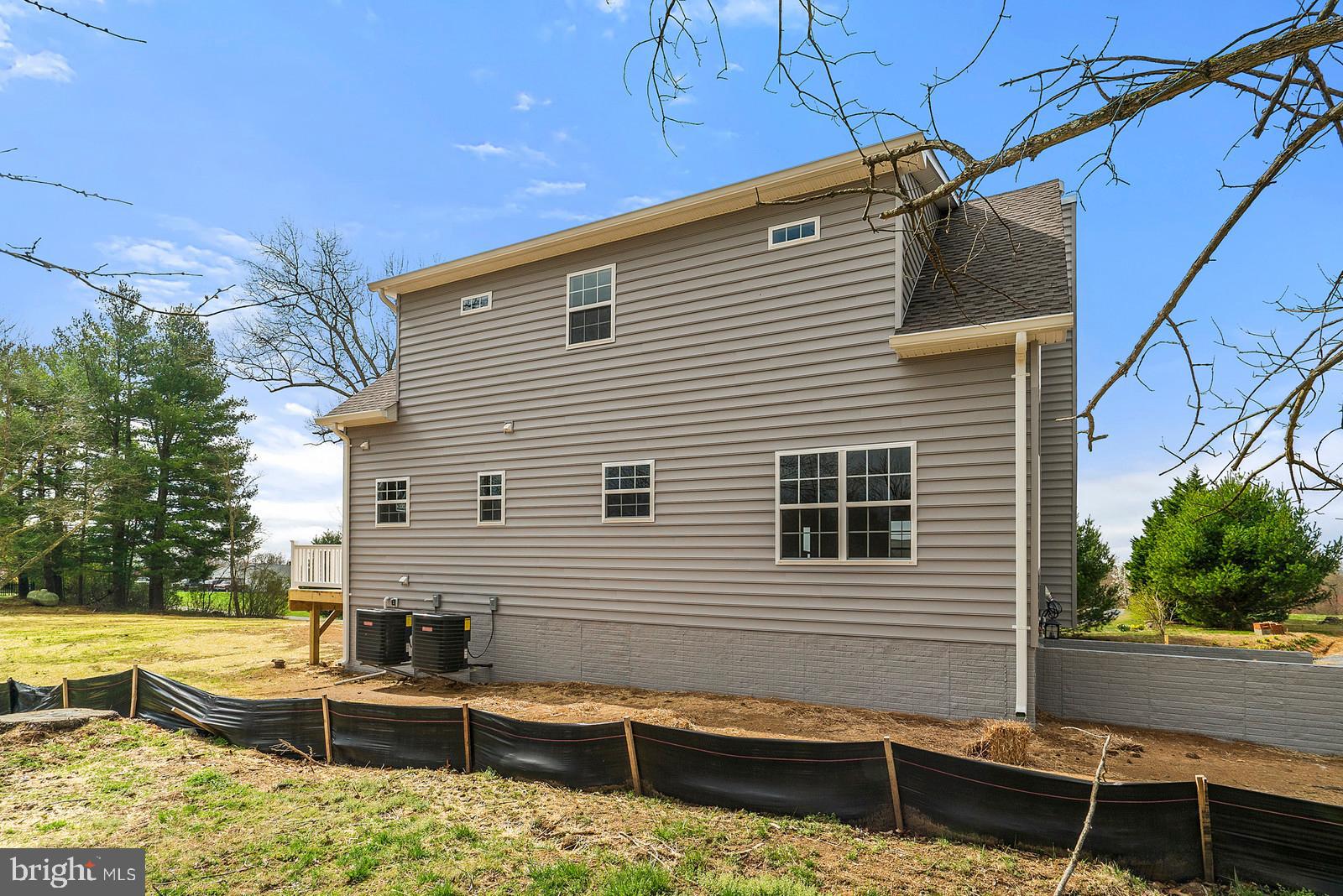 12020 Hume Road Hume, VA 22639 - Photo 37 of 38 Rear of home
