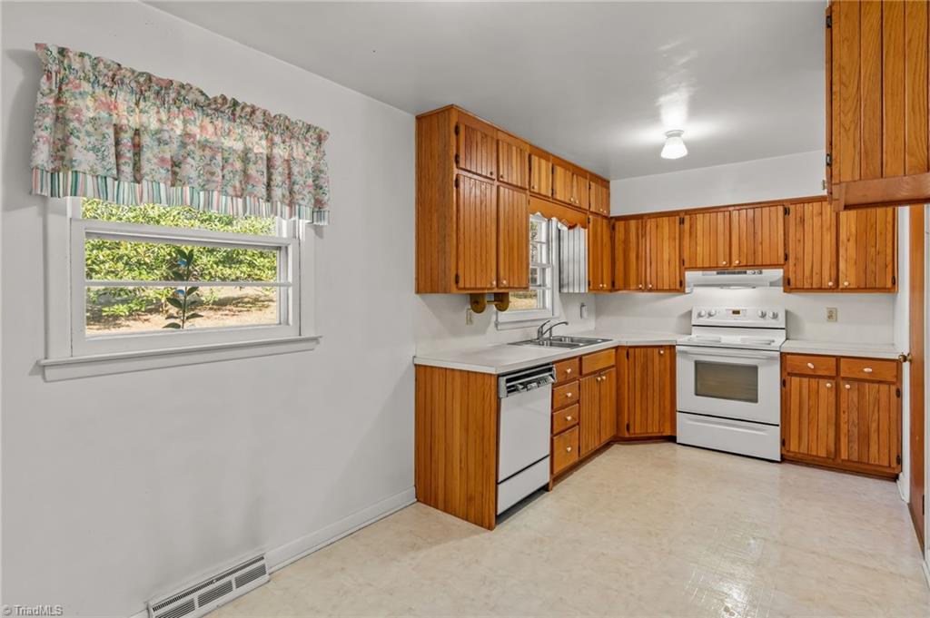 4309 Millpoint Road Greensboro, NC 27406 - Photo 6 of 26 Gallery Image 6