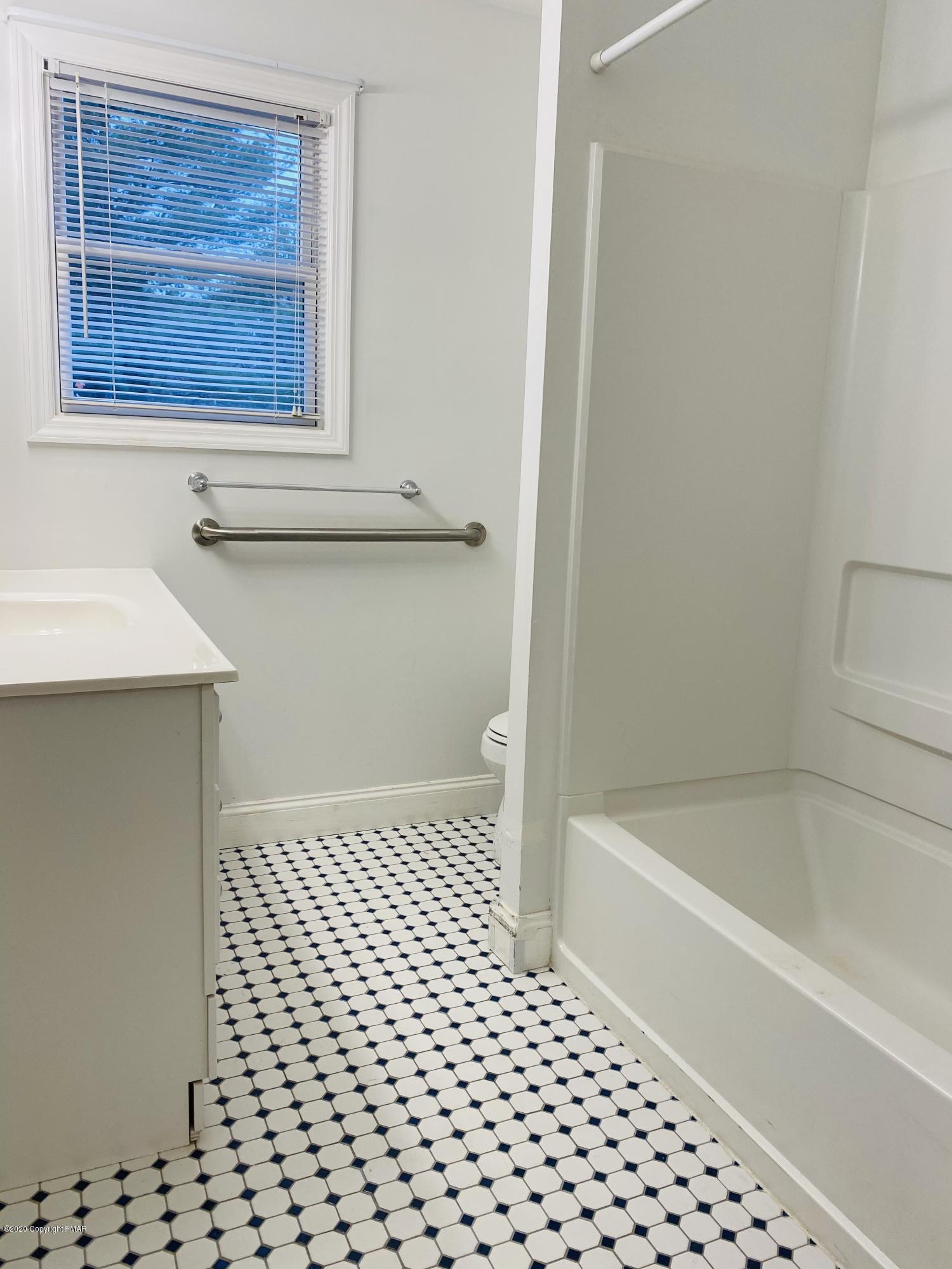 3300 Aspen Road Kunkletown, PA 18058 - Photo 17 of 32 2nd Floor Main Bathroom