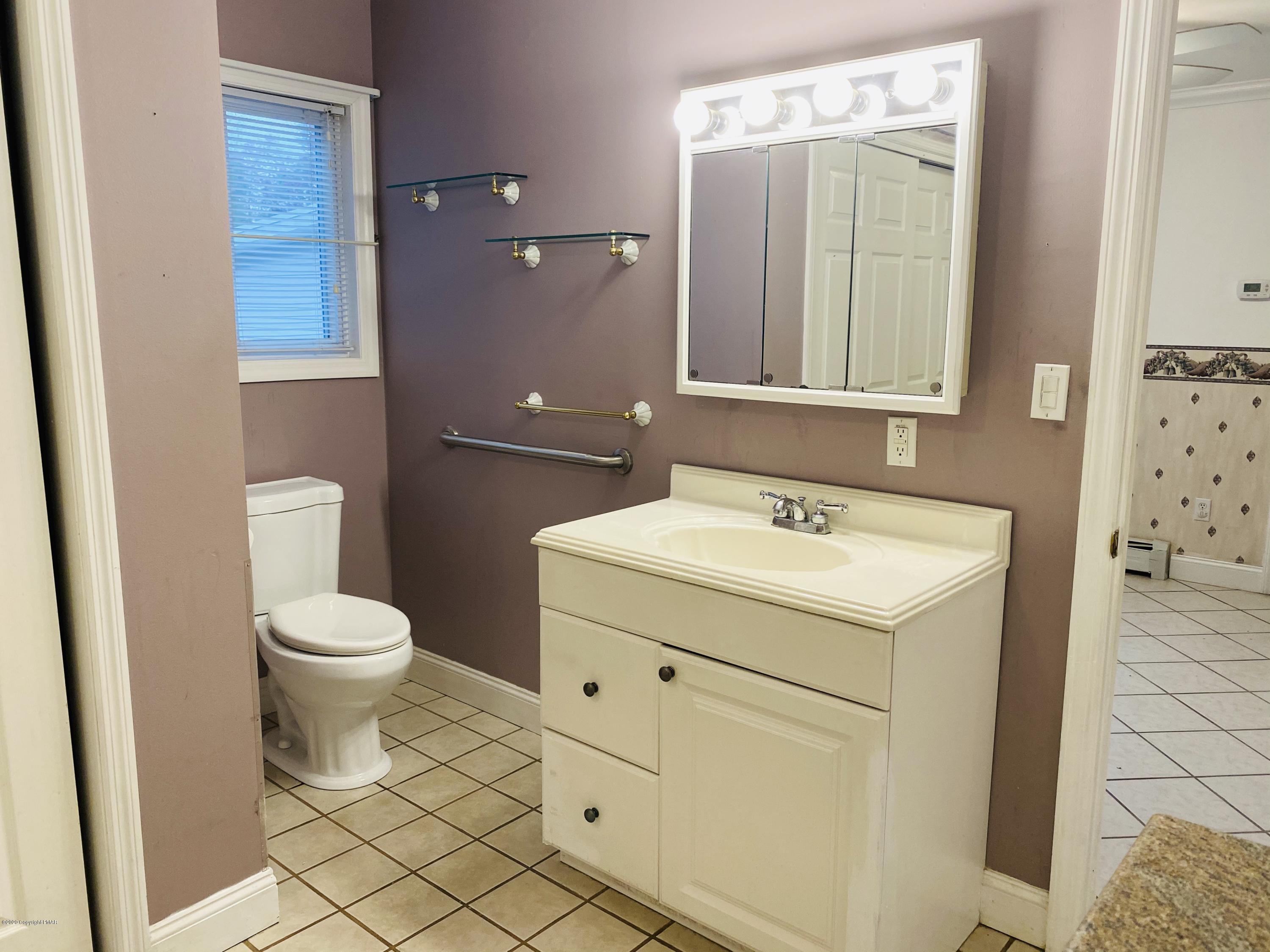 3300 Aspen Road Kunkletown, PA 18058 - Photo 9 of 32 Bathroom