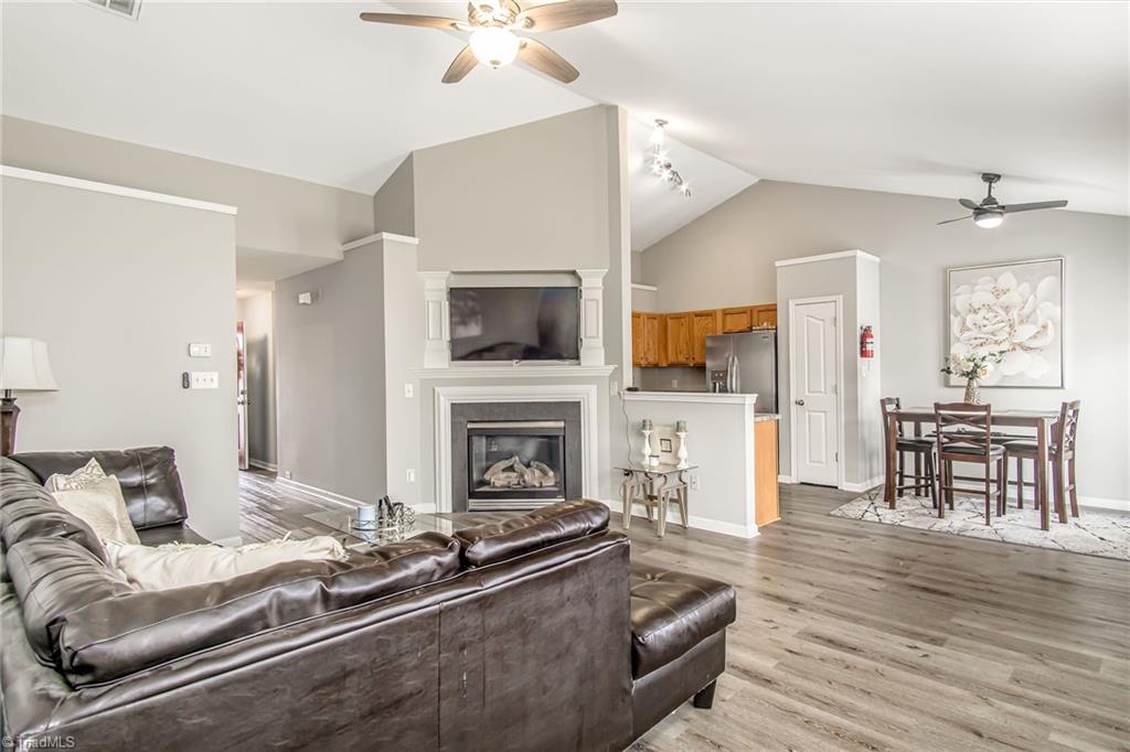 2052 Cliffvale Court High Point, NC 27262 - Photo 5 of 20