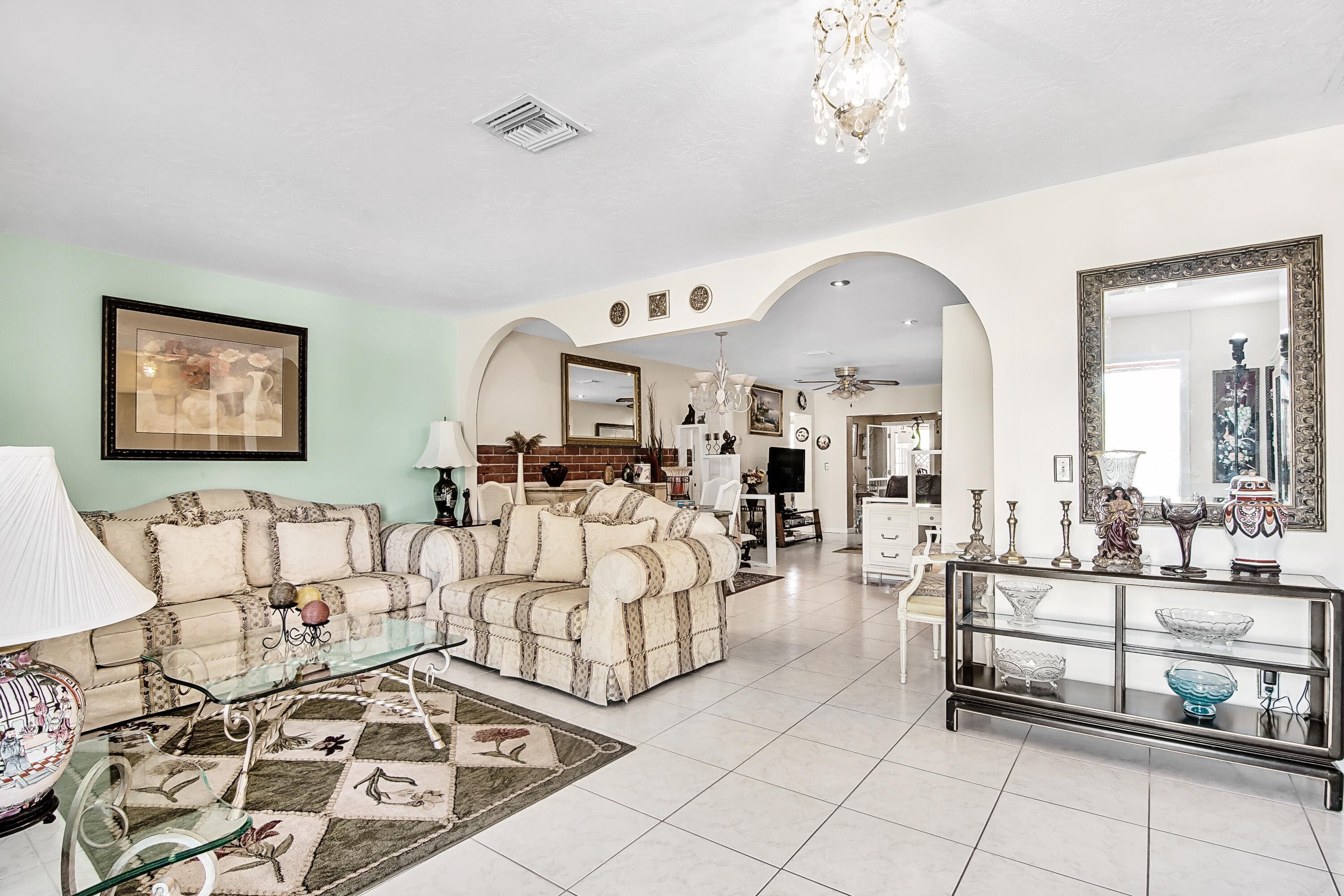 2600 West 28th Street Riviera Beach, FL 33404 - Photo 3 of 31 2600 W 28 St_003