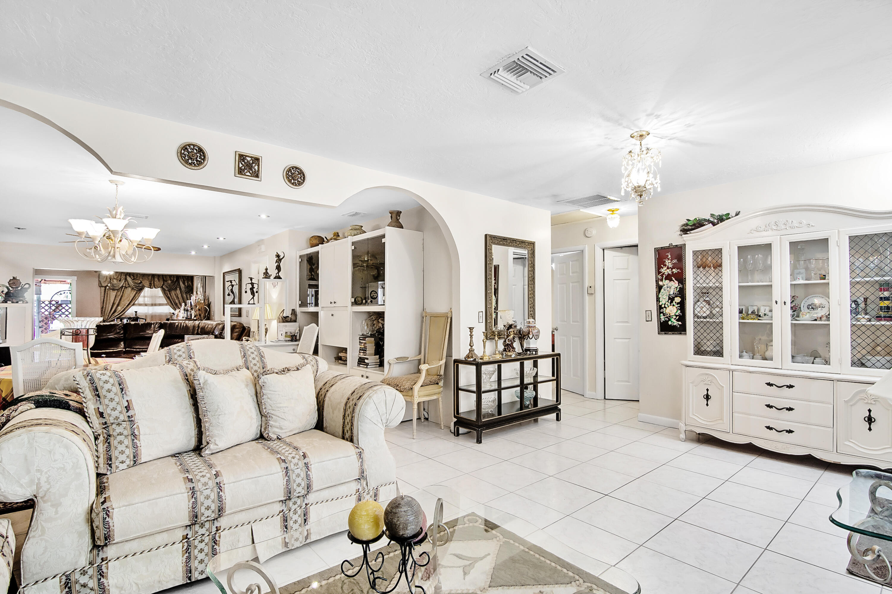 2600 West 28th Street Riviera Beach, FL 33404 - Photo 4 of 31 2600 W 28 St_004