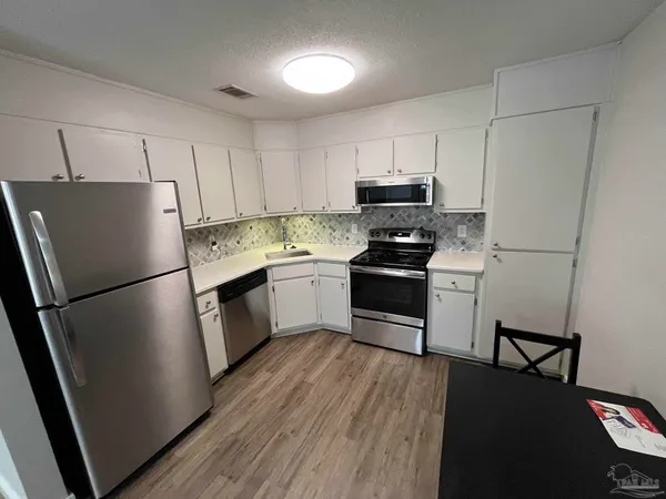 $1,225 | 1271 Redwood Lane, Unit E, Gulf Breeze, FL 32563
