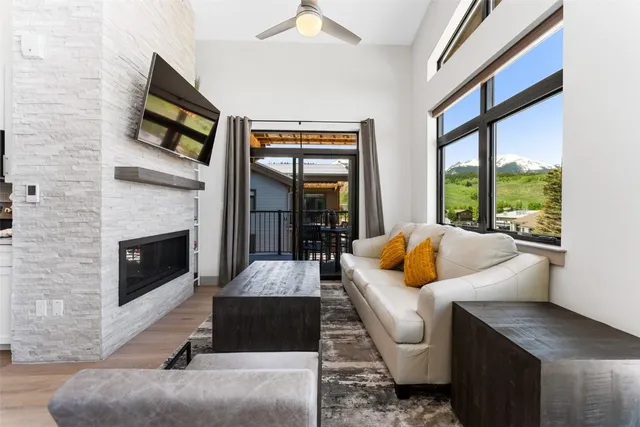 $950,000 | 37 West 4th Street, Unit 305E, Silverthorne, CO 80498