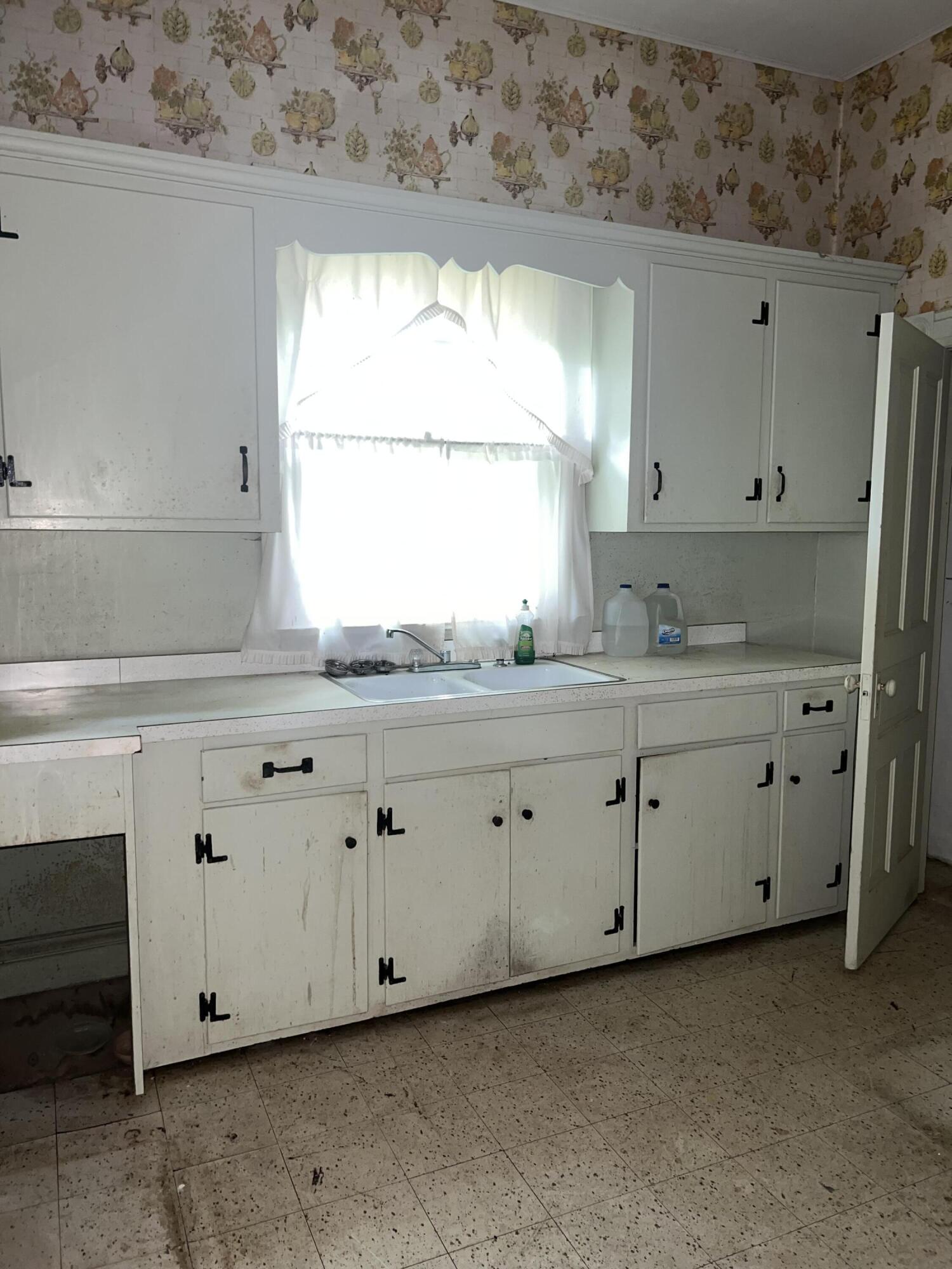 522 South Buell Street Perryville, KY 40468 - Photo 15 of 18 IMG_9447