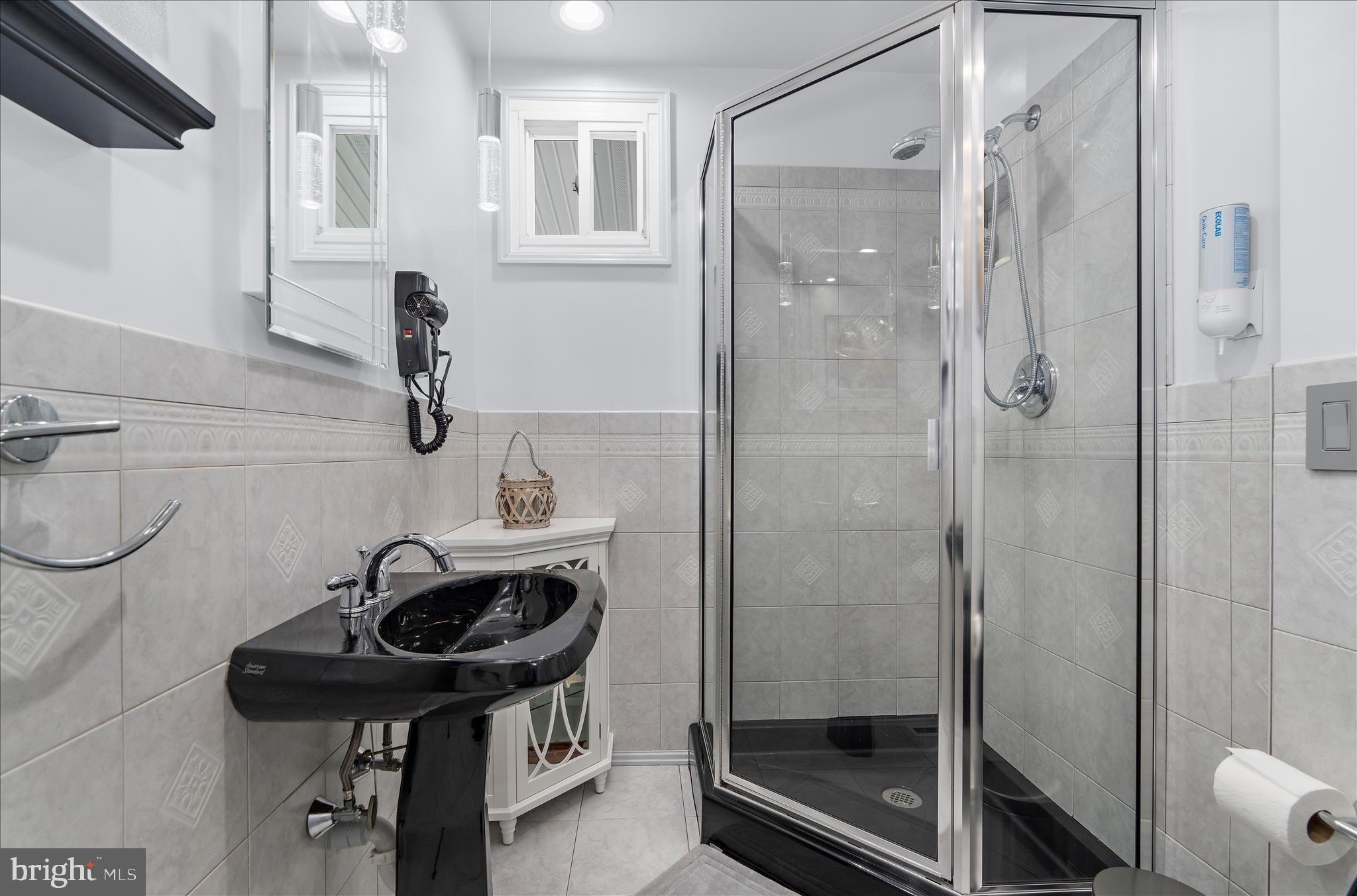 8209 Peach Orchard Road Baltimore, MD 21222 - Photo 13 of 70