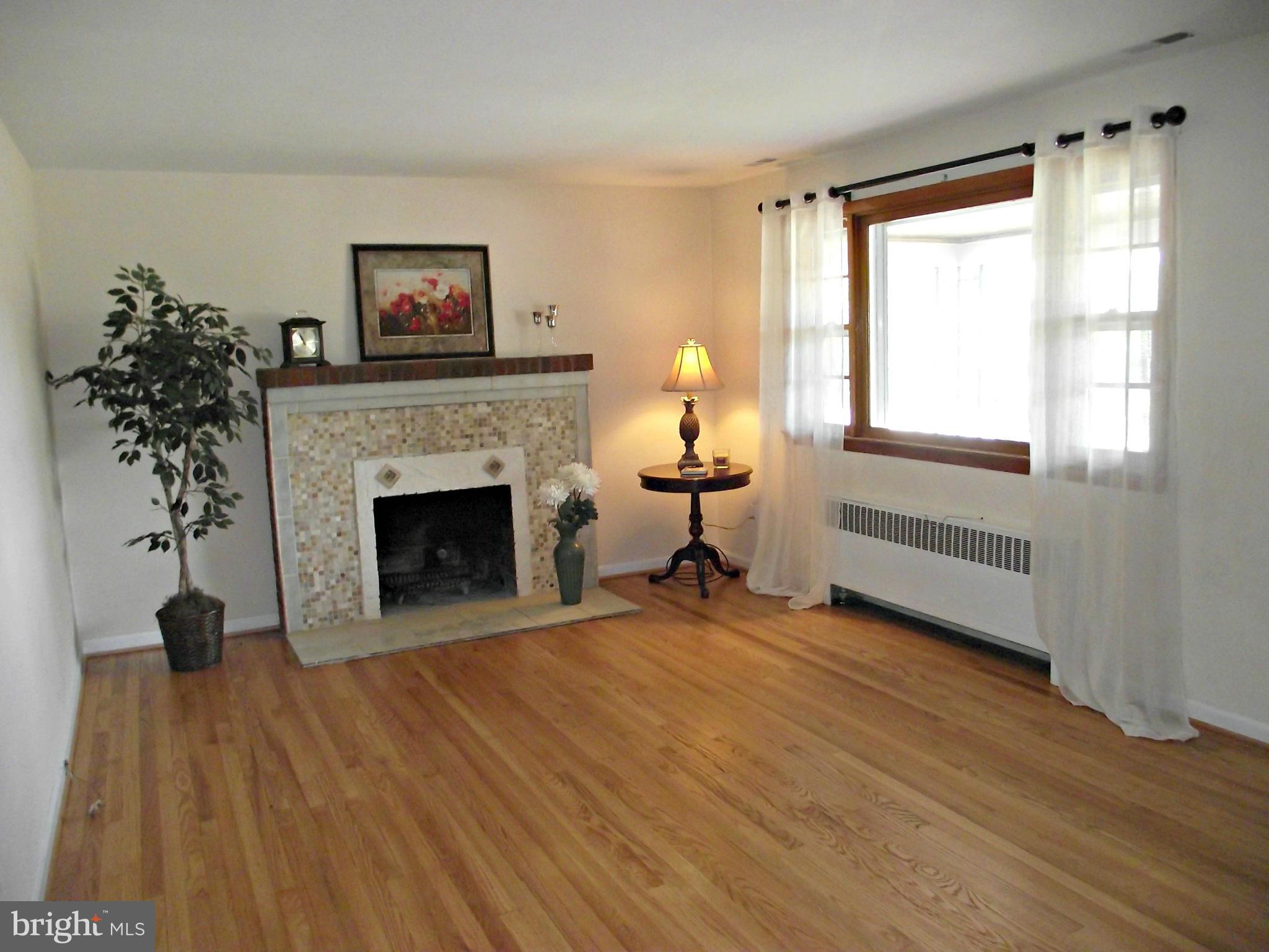 446 Andover Road Linthicum Heights, MD 21090 - Photo 2 of 30 Living Room