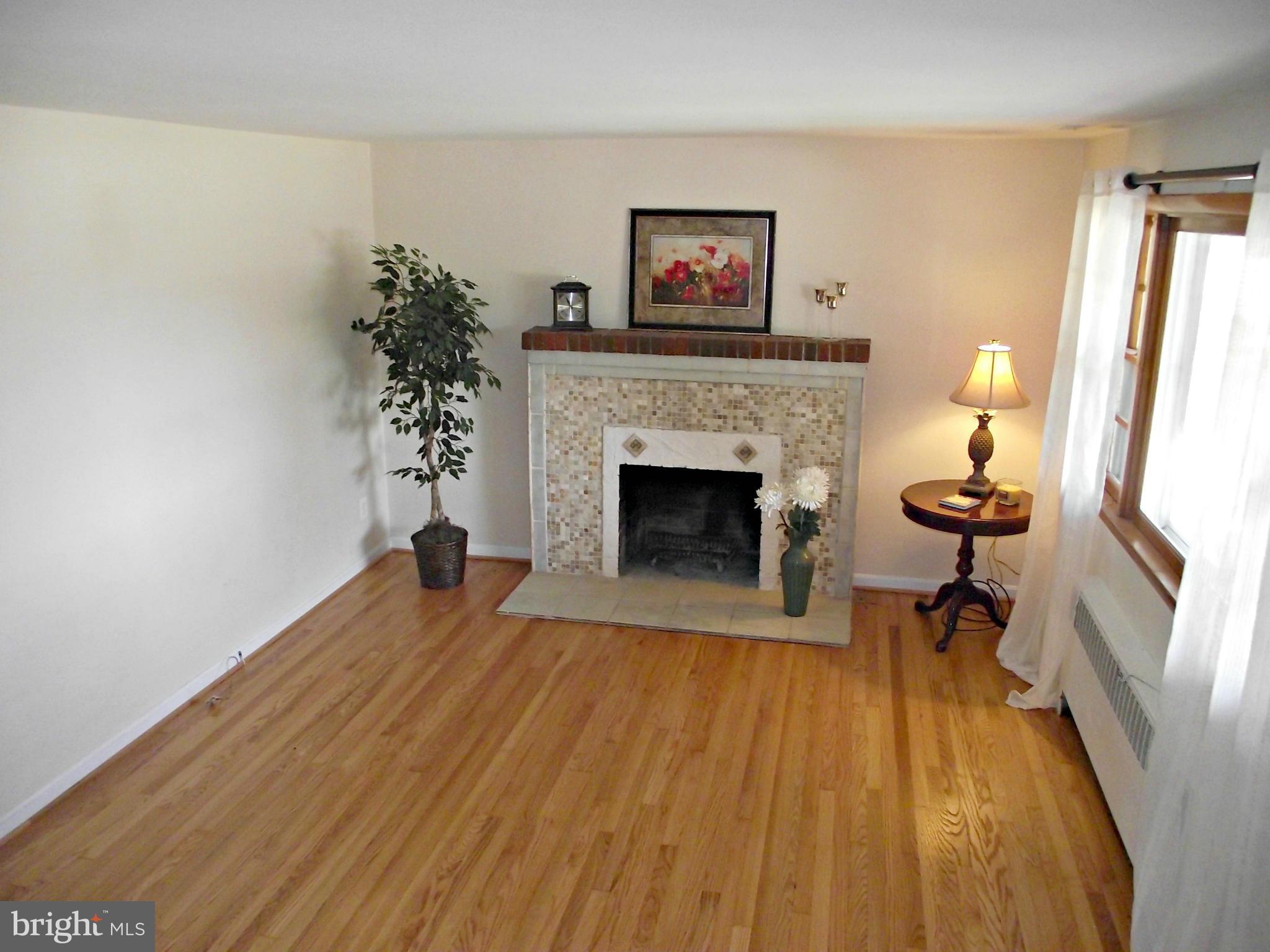 446 Andover Road Linthicum Heights, MD 21090 - Photo 3 of 30 Living Room
