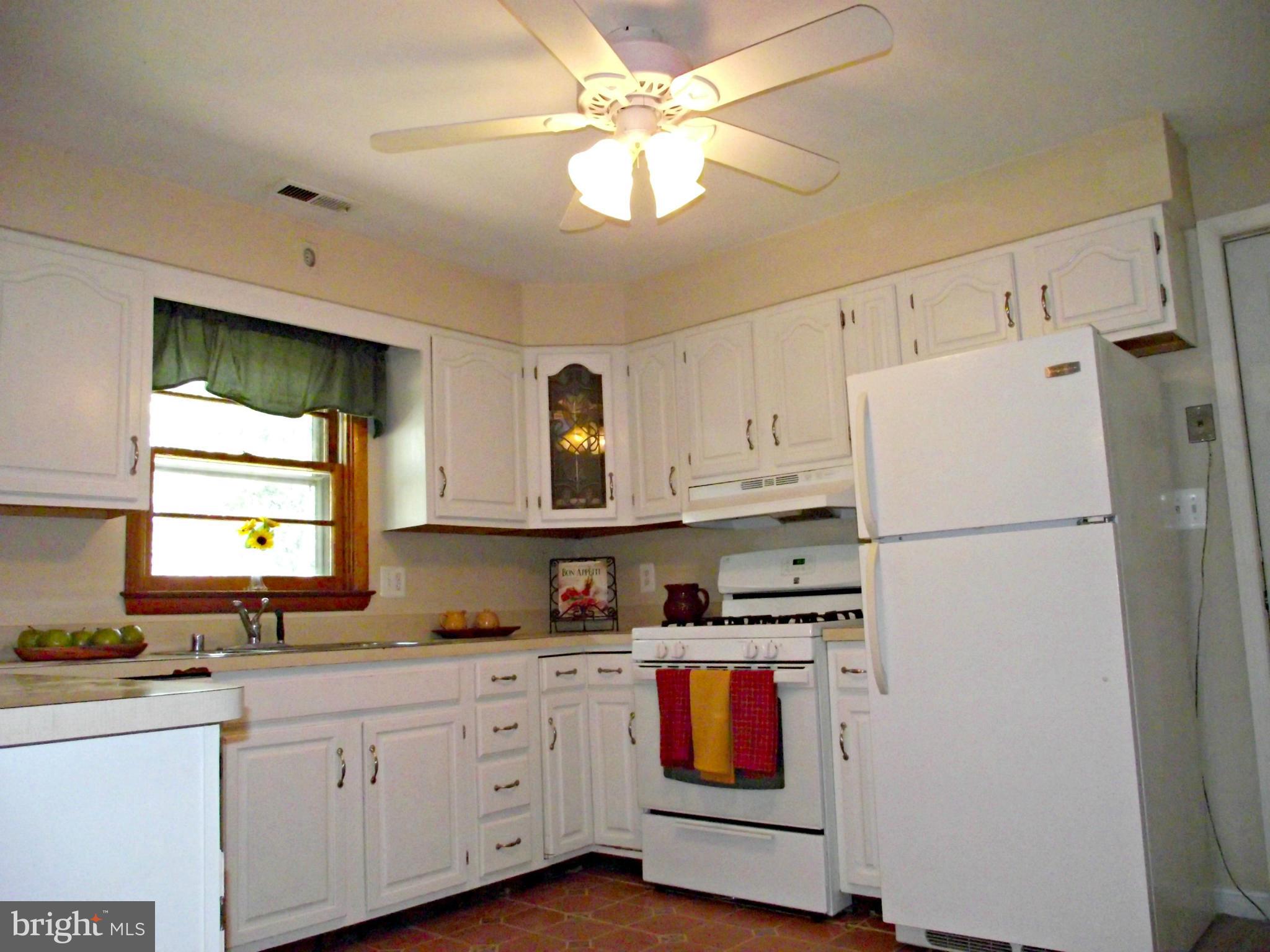 446 Andover Road Linthicum Heights, MD 21090 - Photo 5 of 30 Kitchen
