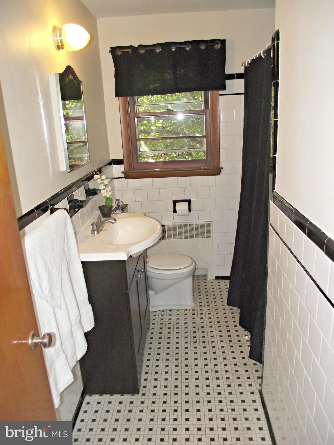446 Andover Road Linthicum Heights, MD 21090 - Photo 9 of 30 Bath