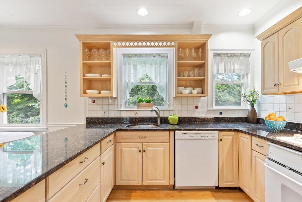 100 Columbia Street, Unit 2 Brookline, MA 02446 - Photo 6 of 20