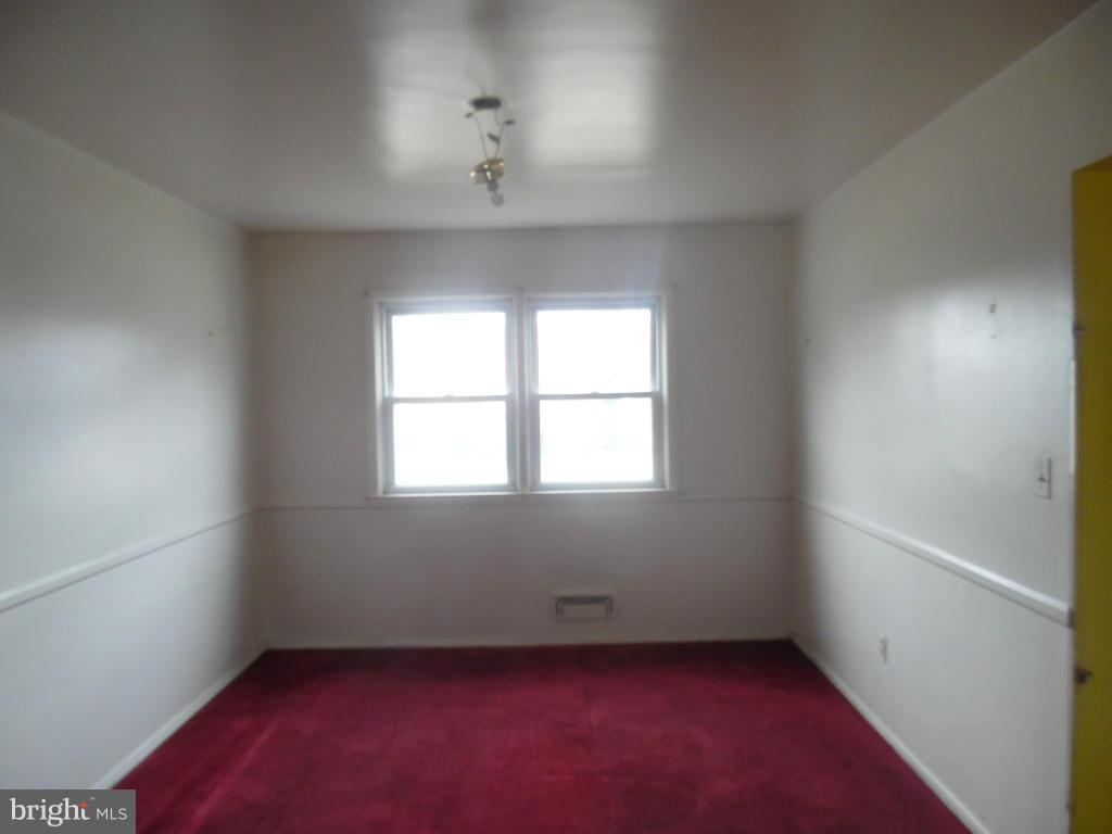 5241 Fredcrest Road Baltimore, MD 21229 - Photo 6 of 8 Dining Room