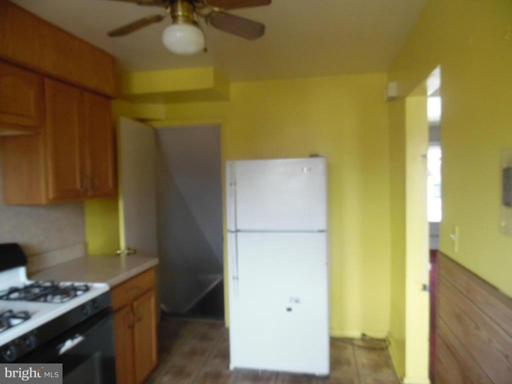 5241 Fredcrest Road Baltimore, MD 21229 - Photo 7 of 8 Kitchen