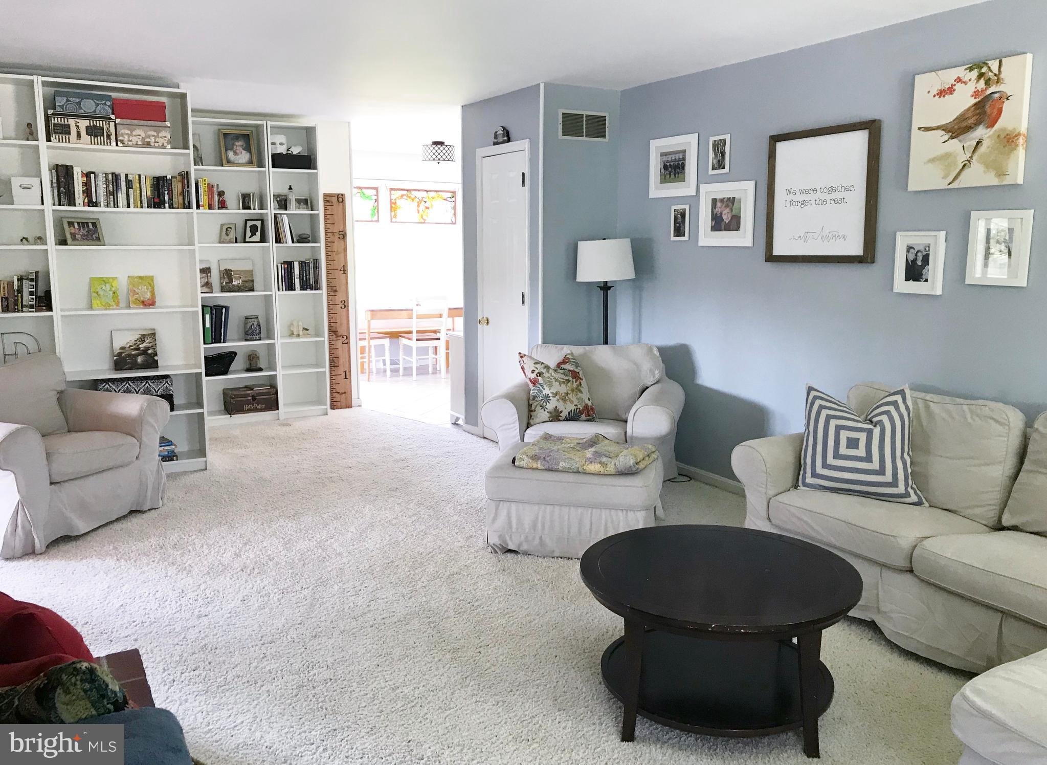 10 Farm House Road Newark, DE 19711 - Photo 12 of 48 Family Room w Built Ins