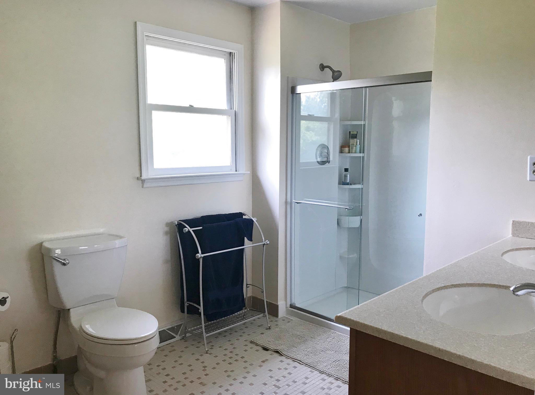 10 Farm House Road Newark, DE 19711 - Photo 25 of 48 Master Bathroom