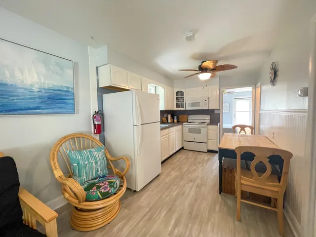 $360,000 | 160 Kentucky Avenue, Villas, NJ 08251