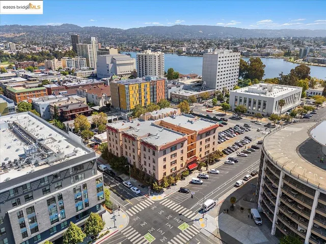 a picture of city view