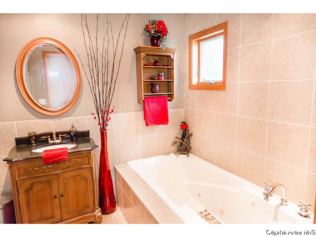 14297 Prairie Trail Athens, IL 62613 - Photo 15 of 30 Gallery Image 15